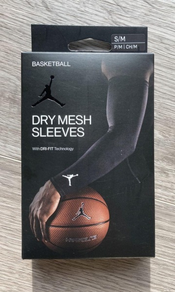 Jordan Shooter sleeve - 800,-